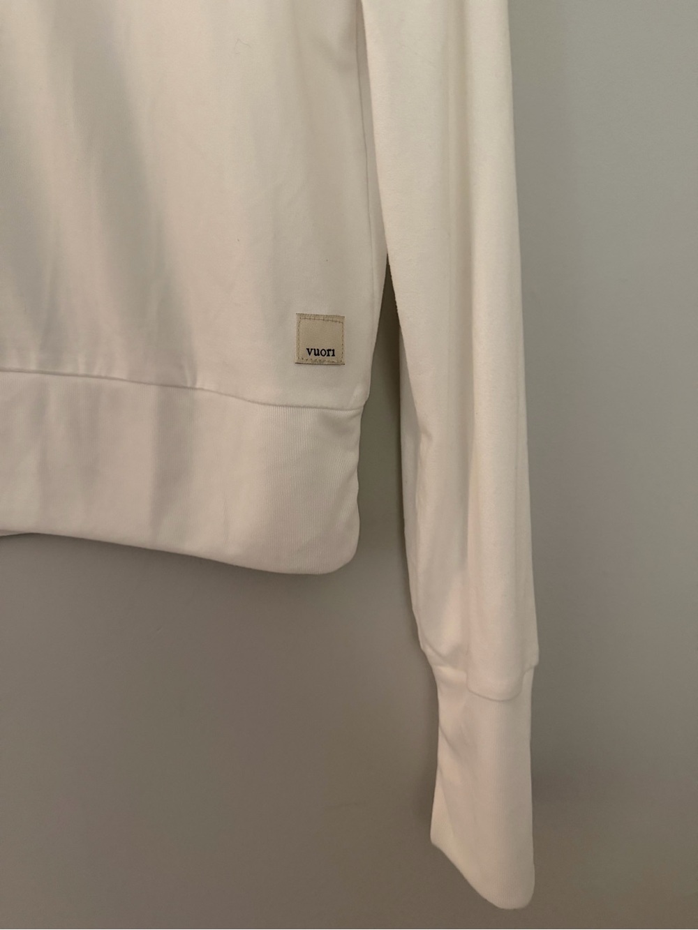 Vuori NWT Daydream Long Sleeve Crew in White Size Medium - Picture 4 of 8